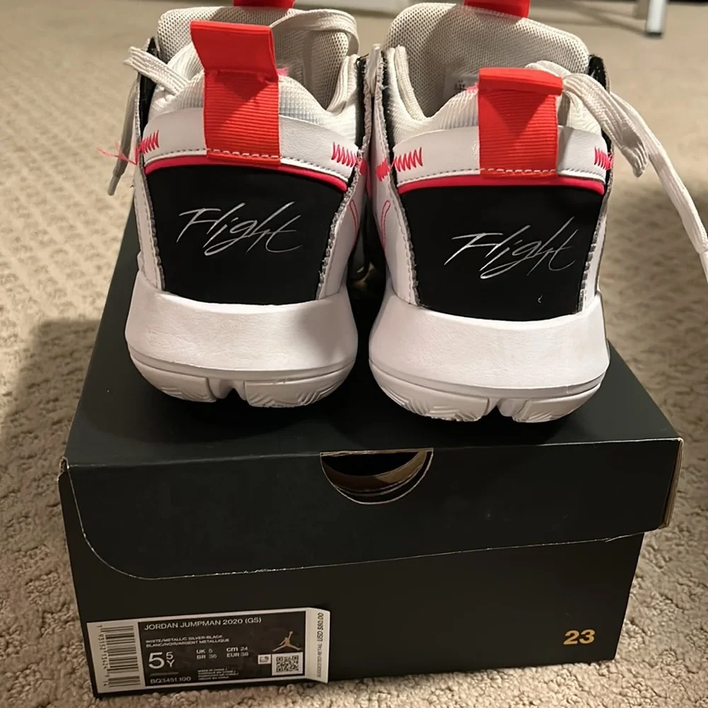 Jordan Jumpman youth 5.5 - Picture 3 of 5